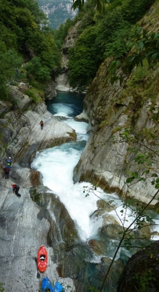 Experiências únicas de caiaque na França e na Itália 